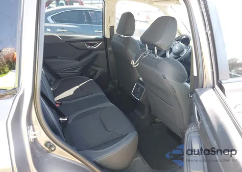 2021 Subaru Forester Premium z USA, uszkodzony, nr VIN JF2SKAFC0MH543576